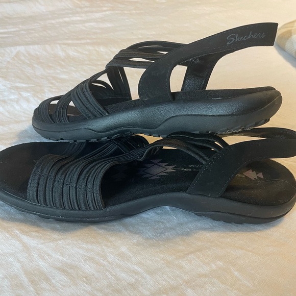 Sketchers black sandals size 8 - Picture 4 of 4